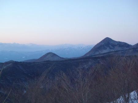 少し雲に隠れた谷川岳が見えた