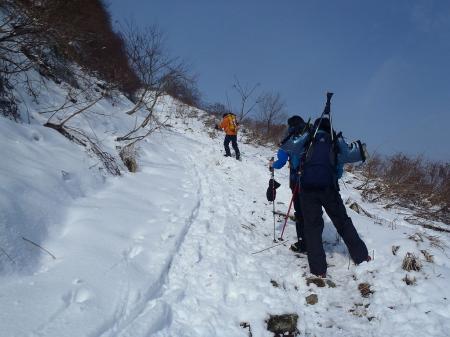 積雪なしのガレ場もあり