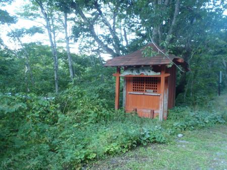 三の沢・文殊堂。ここに駐車してスタート