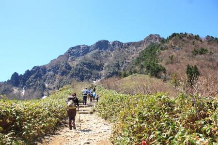 石鎚山の山容が目の前に現れた！