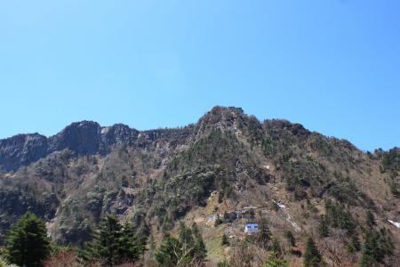 山頂への取り次と全容、あともう一登りと思いきや・・・