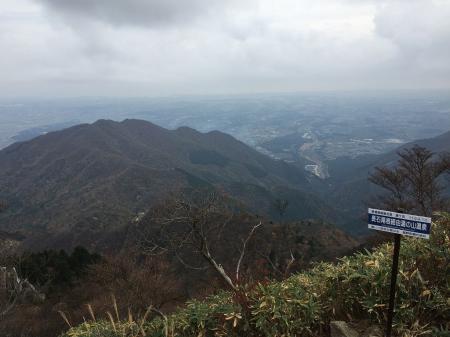 四日市、名古屋方面の展望。かすんでいる