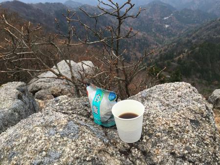 今日のお昼はチキンカレー入りのご飯