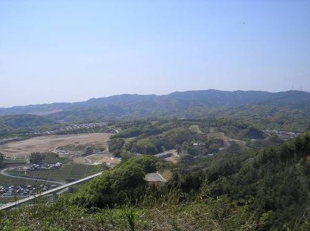 少しだけ北側の展望があったけど、そんないい展望でもない