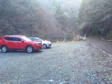 雪のシーズンも終わり今日は平日なのか、車がほとんどいない