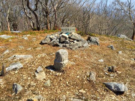 国見山(1419m)に到着