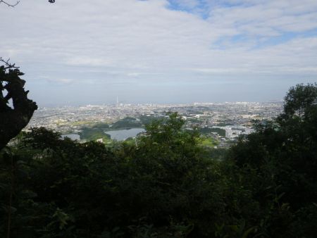 雨山山頂からの眺望。りんくうタウンが見えるけど、昔はもっと視界が広くてナイトハイキングしたんだけどね