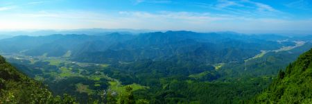 青葉山西峰の下の小屋あたりから見た南側の景色。ここのほうが南側はよく見えていた