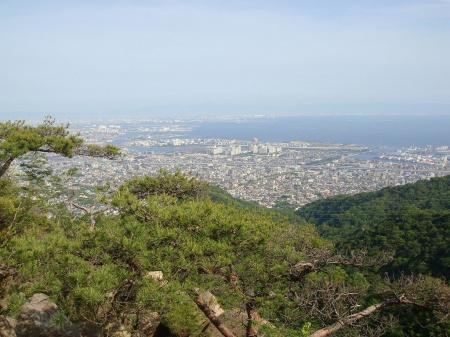 岩の上からの展望はグッド。以前、この上から夜景を撮影した