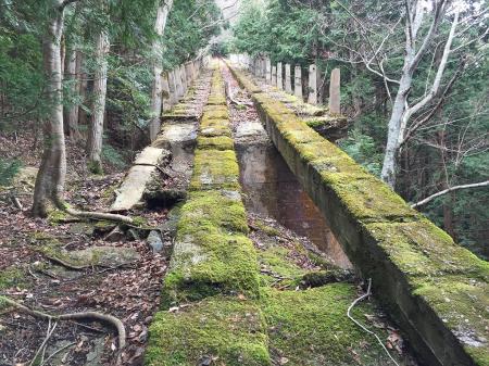 ここは橋になっている