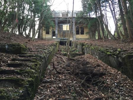 愛宕鉄道山頂駅の廃墟に到着しました