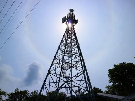 長老ヶ岳無線中継所の鉄塔がでかでかと見えた。携帯の電波が良かったのもこれがあるおかげかな！？