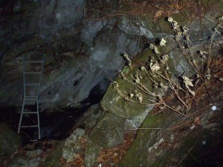 無双洞に到着。コースタイムは激遅れで、薄暗くなってきた