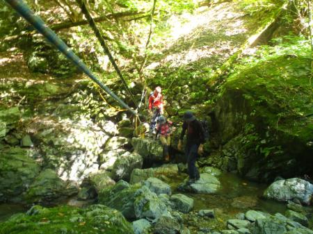 冬いったとき、ここの沢を渡るところでドボンしたのをよく覚えている