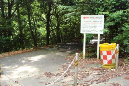 この発電所のところから入渓してもいいが、堤防を越えないといけないため、さらに上にいく