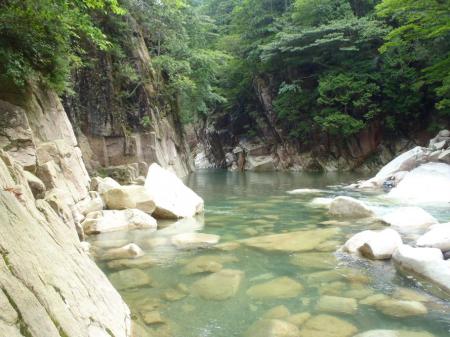 またまた雰囲気の良いところへ。天狗滝はもうすぐそこだ