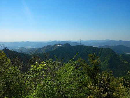 ここからは気になっていた五大山が見える。この展望をみて向山連山のほうが気になった