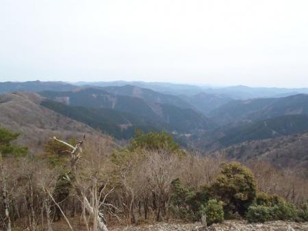 ここからは大峰山脈側の展望がよい