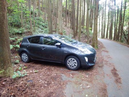ここに駐車してスタート。ちなみに前回の奥立山もここに駐車した