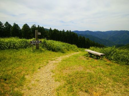 さて、休憩も十分したし下山開始する