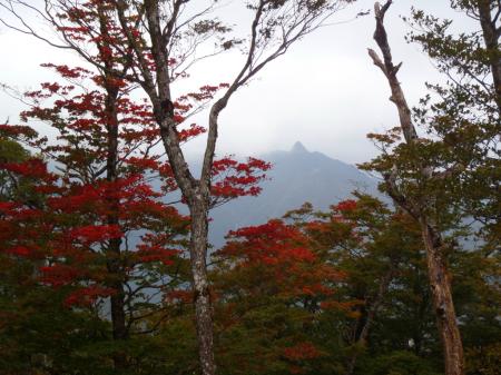 あの尖ったのは鉄山