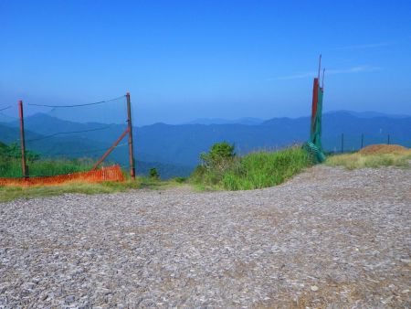 さてここから稜線歩きをはじめる