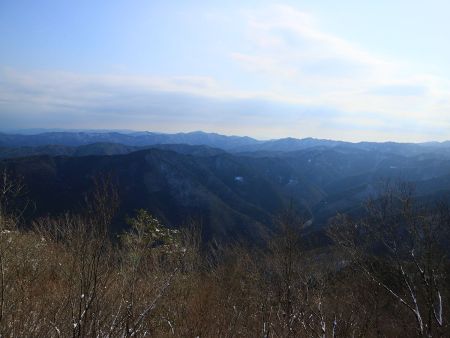 南側の展望は山々が見えるけど何の山が見えてるのかがわからない
