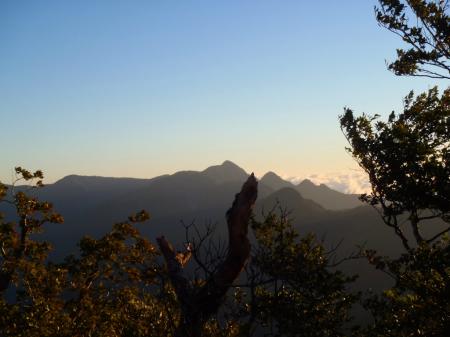 大普賢岳と小普賢岳と孫普賢岳、そして雲海