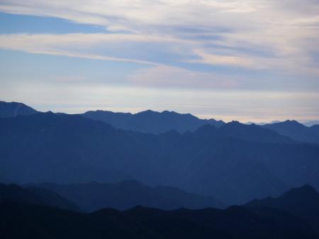 向こうには三重南端～和歌山県付近の海まで見えた