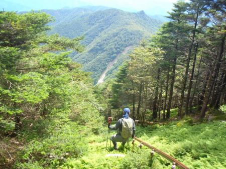 急斜面が多く標高が下がる