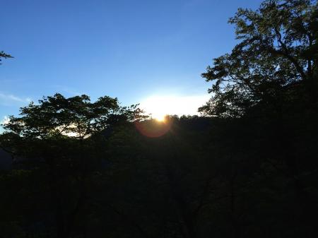 すばらしい快晴の青空でご来光