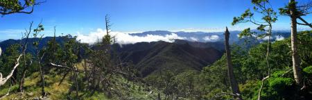 展望の開けたところで休憩中にパノラマ撮影