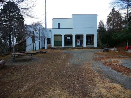 ケーブル比叡駅に到着。今の時期は運休でやってない