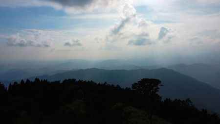 ドローンによる南側の展望だけど高い山はないかも