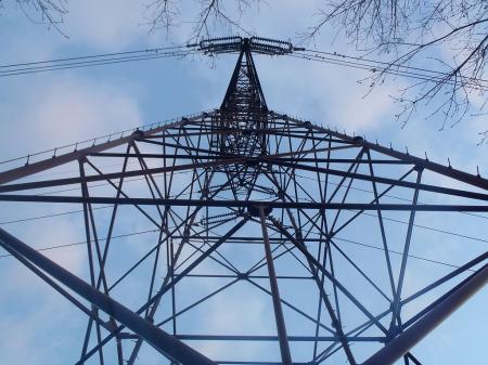 昨日きた鉄塔にたどり着いた