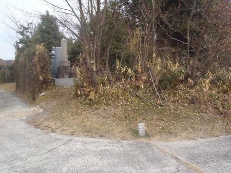 今日はまず飯盛山霊園近くの三角点へ