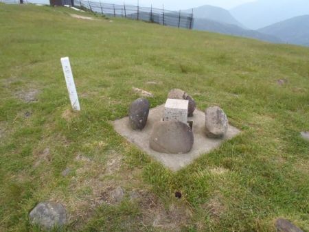 蓬莱山の三角点