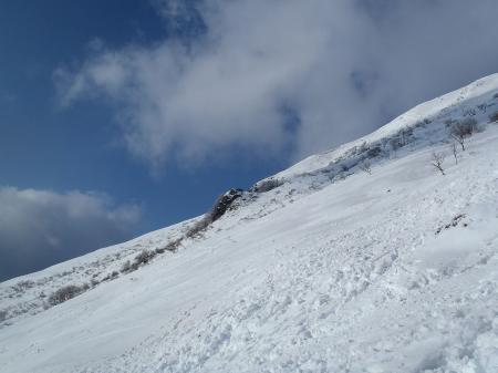 八合目の小屋の隣まできた