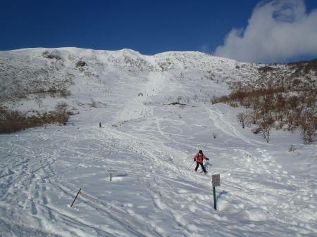 S嬢の滑走。雪が重くて滑りにくい