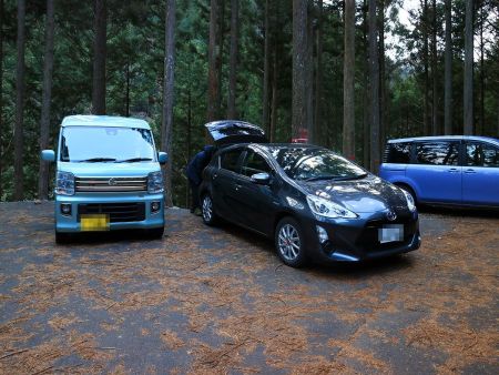 宮の谷駐車場に車を停めてスタート。ここは7台くらい停めれるらしい