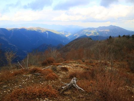 霧降山付近は雰囲気がいいのでここでも撮影しておいた
