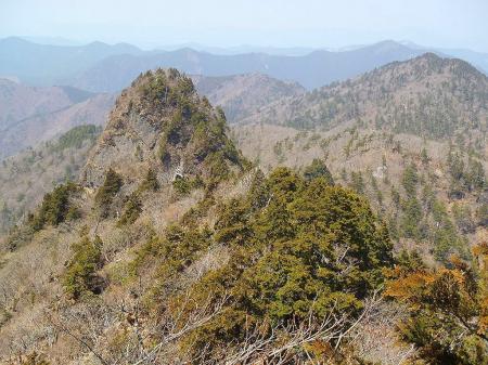 大日山を下に見る