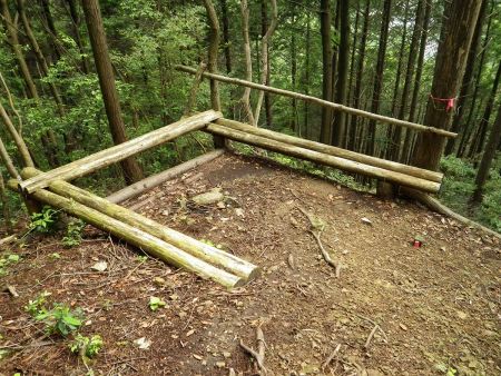 長いと思った直登もさっさと下った。下山はまるで高速道路だけど、滑りやすかったのが怖かった