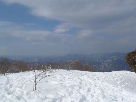 スキーで下山開始