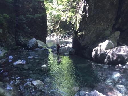 ゴルジュチックなところを撮影したり