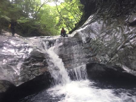 S嬢がビビリながらスライダーを滑るか！？詳しくは動画にて！