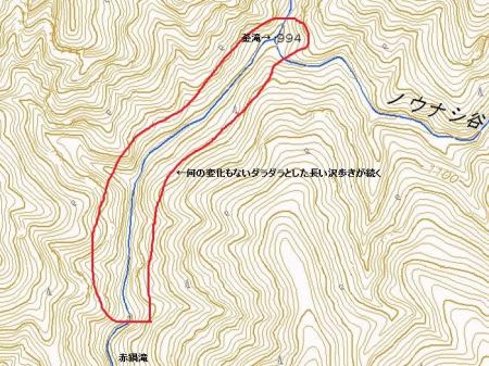 GPSで見ると赤枠で囲っている部分をこれから遡行しなければならない。距離が約1kmほど。実際に歩いてみると高巻きも変化もない、ただの単調な長い沢歩きになりました。時間にして約1時間ちょいでした。