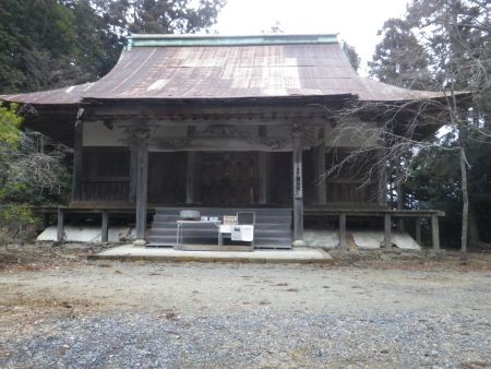 これが本堂なのかな！？山頂はもう少し上にあるはず