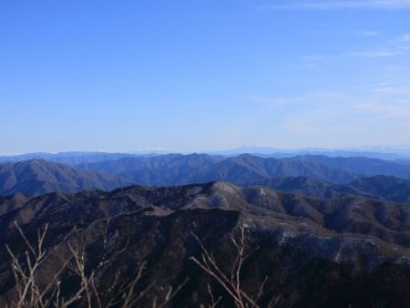 途中で展望のいい場所発見。御嶽山と乗鞍岳が望めた