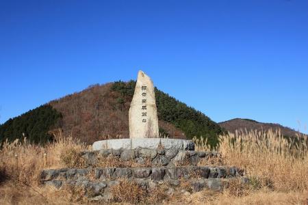 観音峰展望台に到着。ちなみに向こう側のピークは山頂ではない